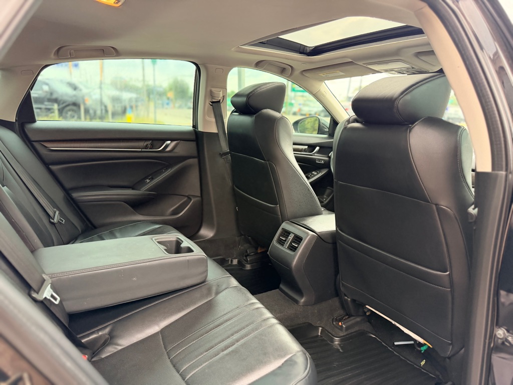 Photo 21 of this HONDA ACCORD