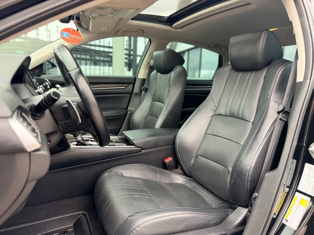 Photo 15 of this HONDA ACCORD