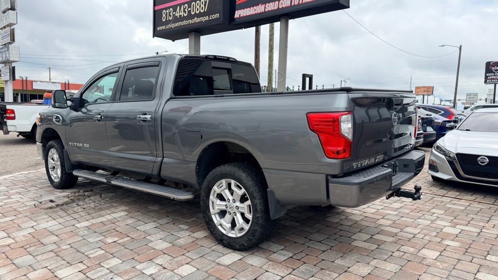 Photo 8 of this NISSAN TITAN XD