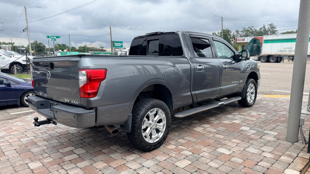 Photo 12 of this NISSAN TITAN XD