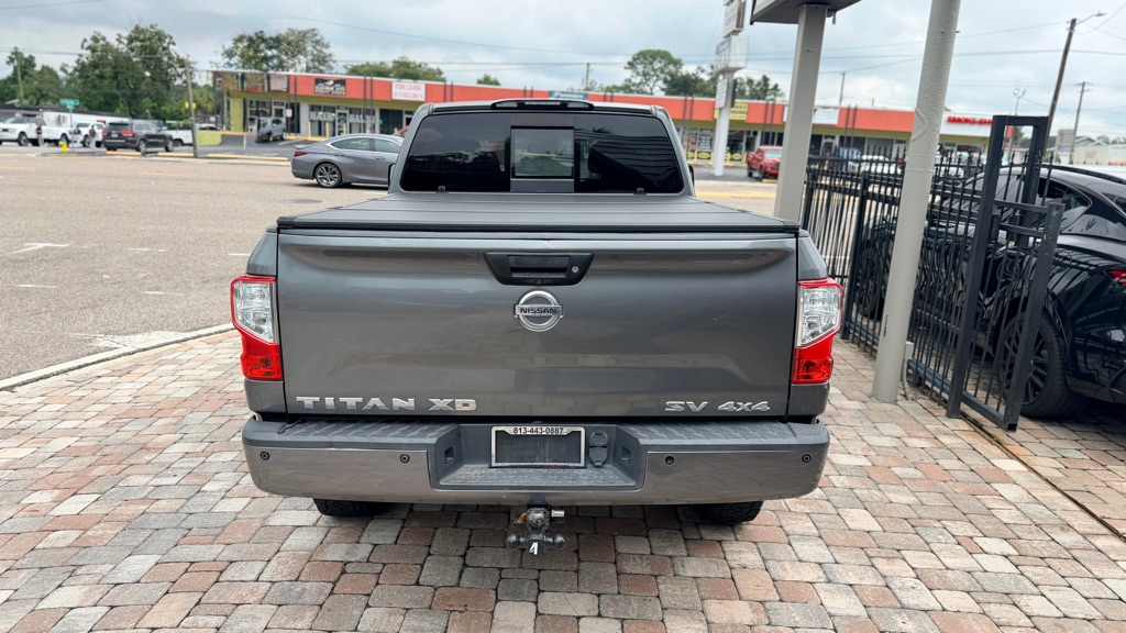 Photo 9 of this NISSAN TITAN XD