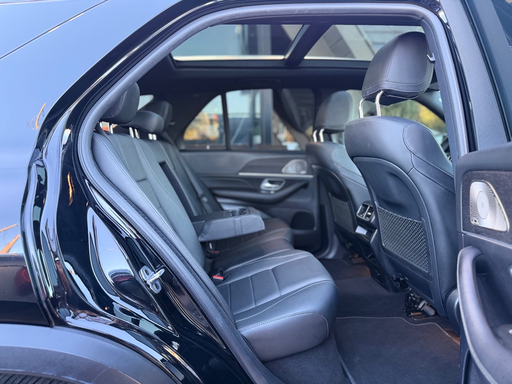 Photo 20 of this MERCEDES-BENZ GLE