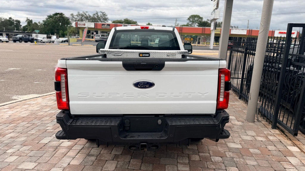 Photo 8 of this FORD F250
