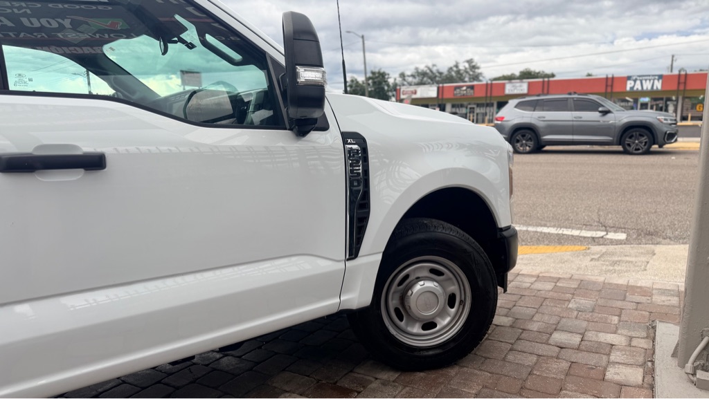 Photo 10 of this FORD F250