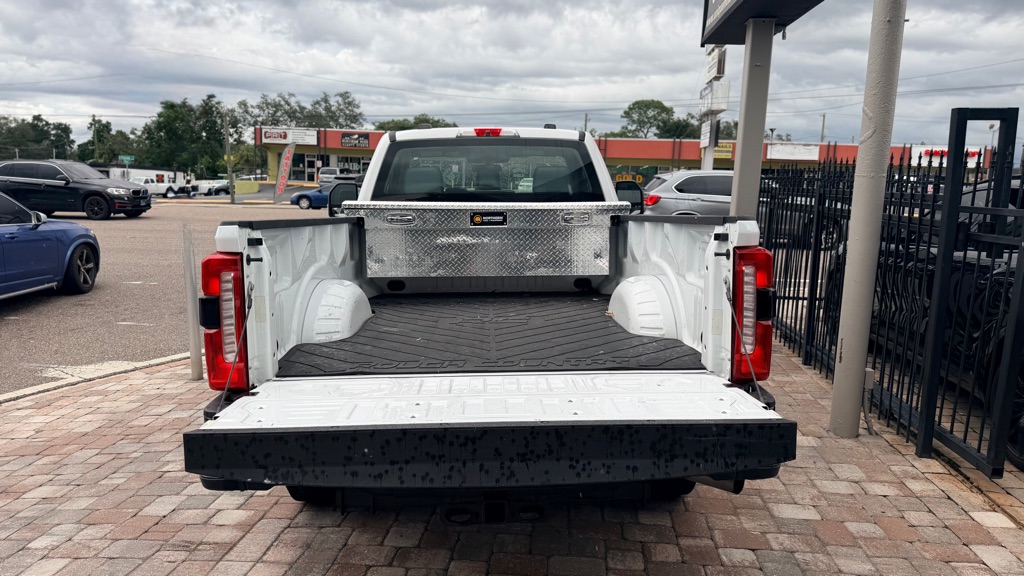 Photo 14 of this FORD F250