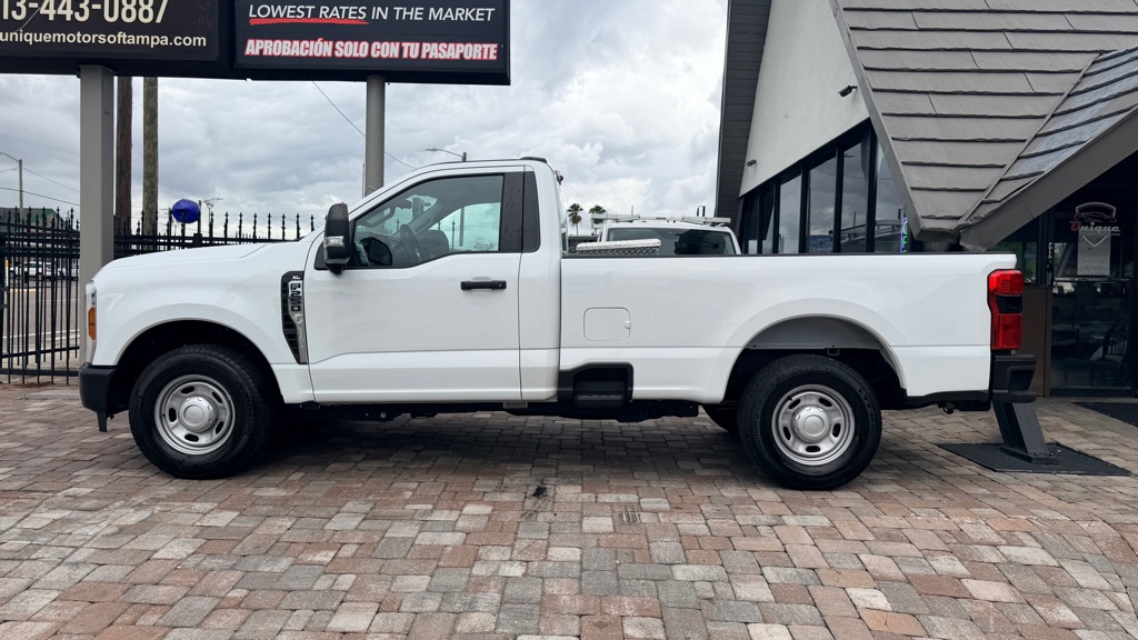 Photo 6 of this FORD F250