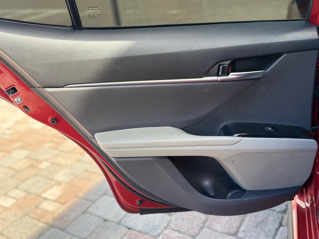 Photo 27 of this TOYOTA CAMRY