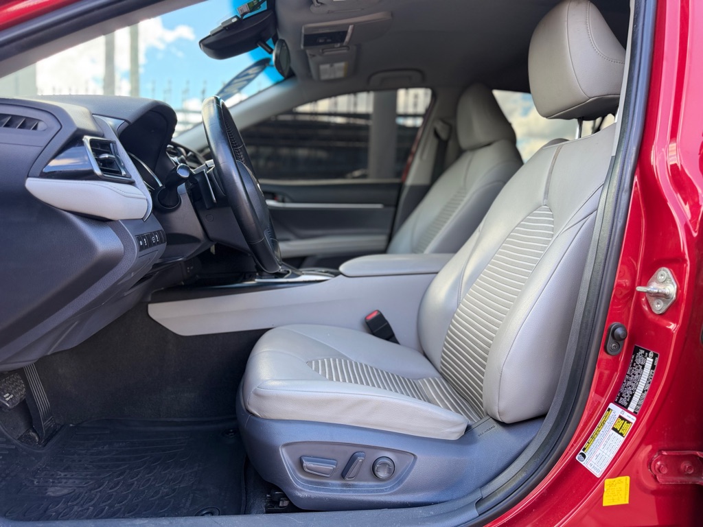 Photo 12 of this TOYOTA CAMRY