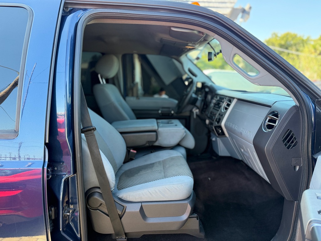 Photo 17 of this FORD F250