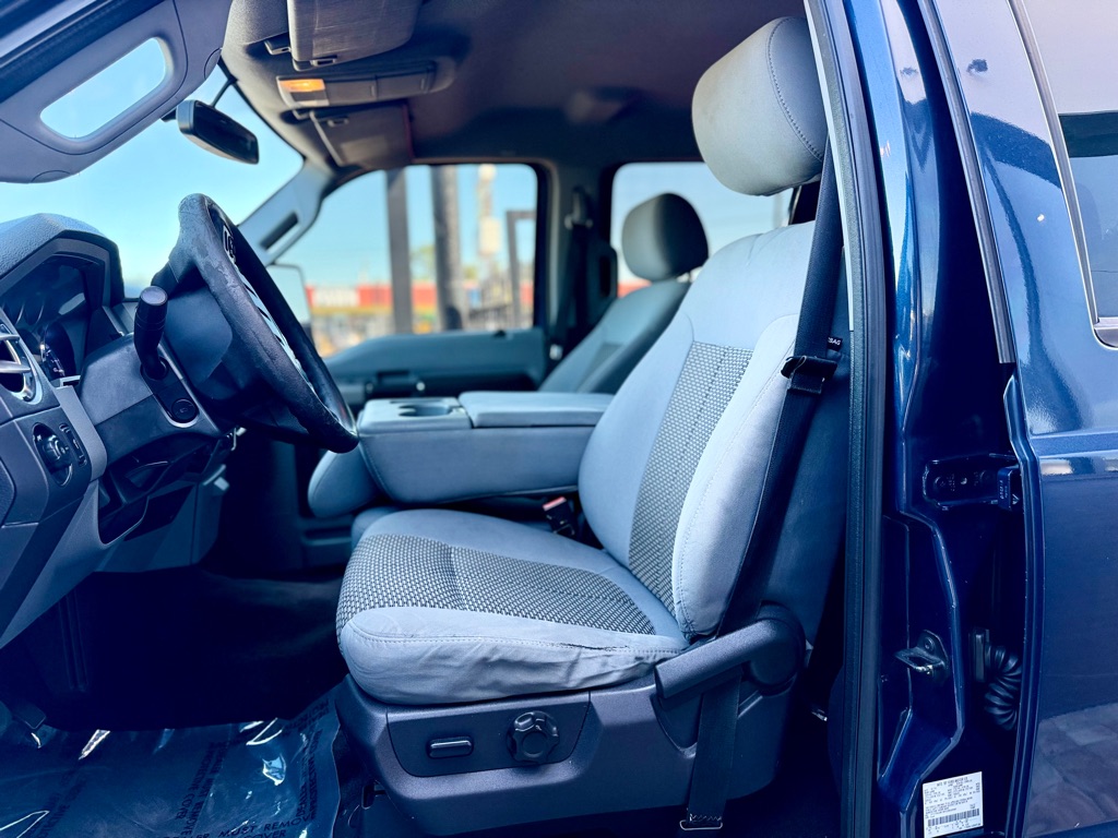Photo 12 of this FORD F250