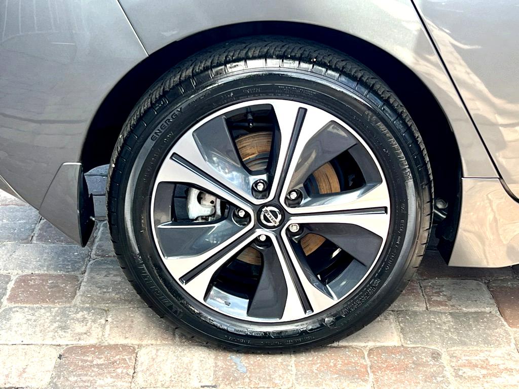 Photo 11 of this NISSAN LEAF