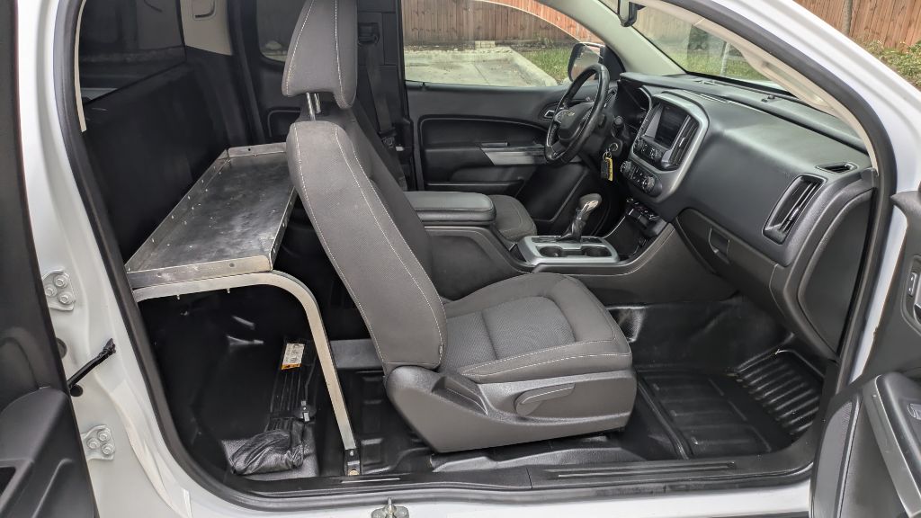Photo 8 of this CHEVROLET COLORADO