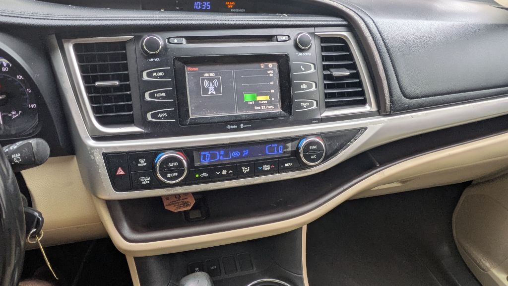 Photo 32 of this TOYOTA HIGHLANDER