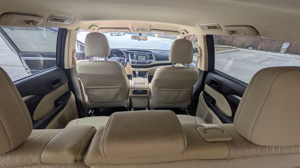 Photo 13 of this TOYOTA HIGHLANDER