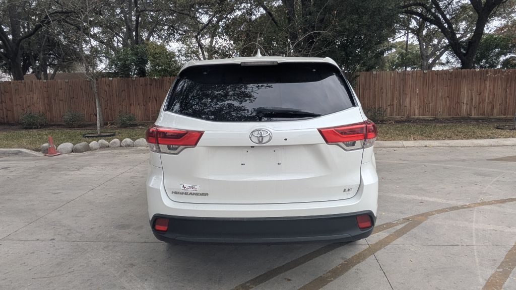 Photo 28 of this TOYOTA HIGHLANDER