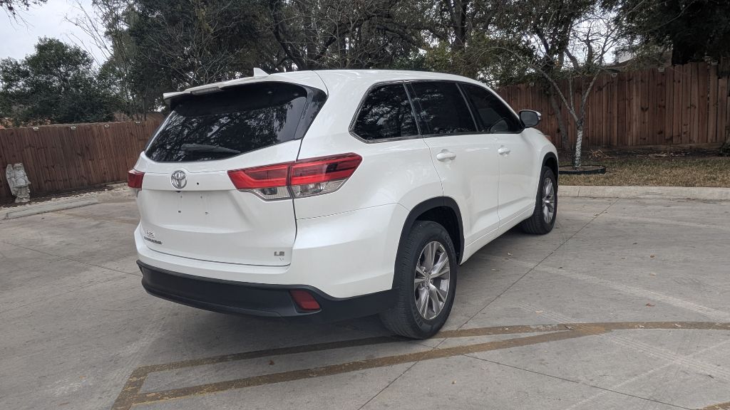 Photo 30 of this TOYOTA HIGHLANDER