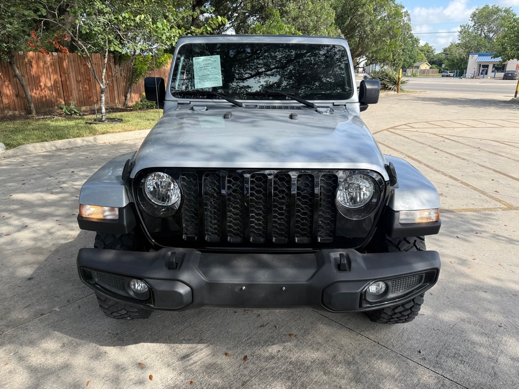 Photo 2 of this JEEP GLADIATOR