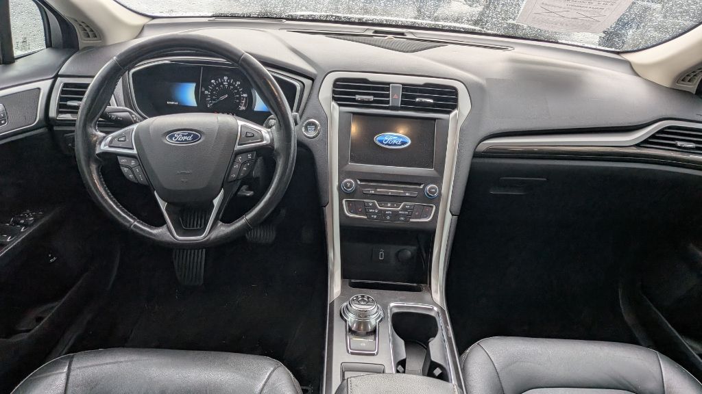 Photo 5 of this FORD FUSION