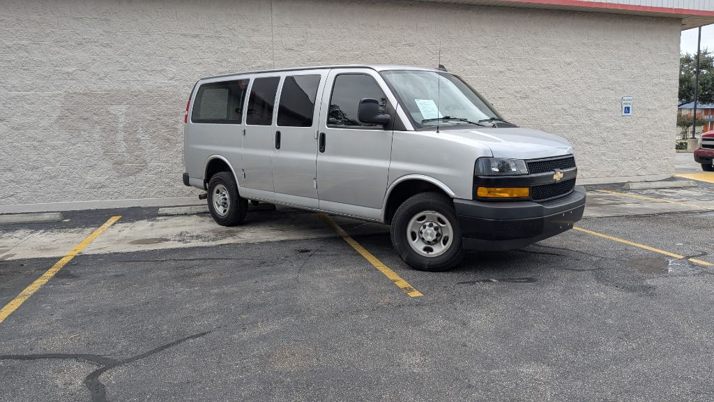Photo 13 of this CHEVROLET EXPRESS G2500