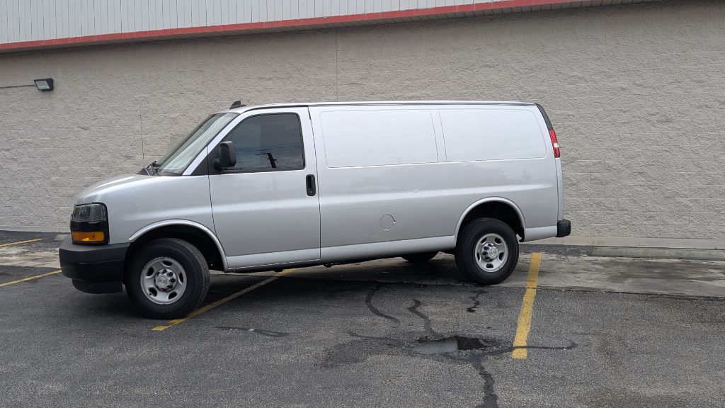 Photo 17 of this CHEVROLET EXPRESS G2500
