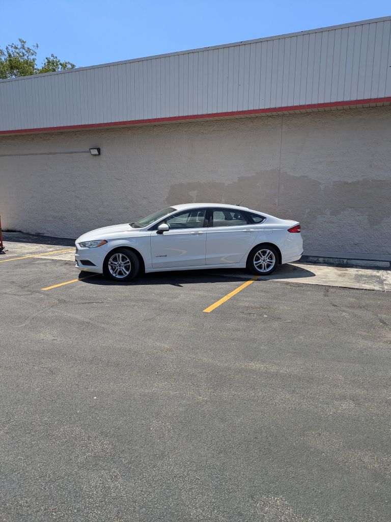 Photo 7 of this FORD FUSION