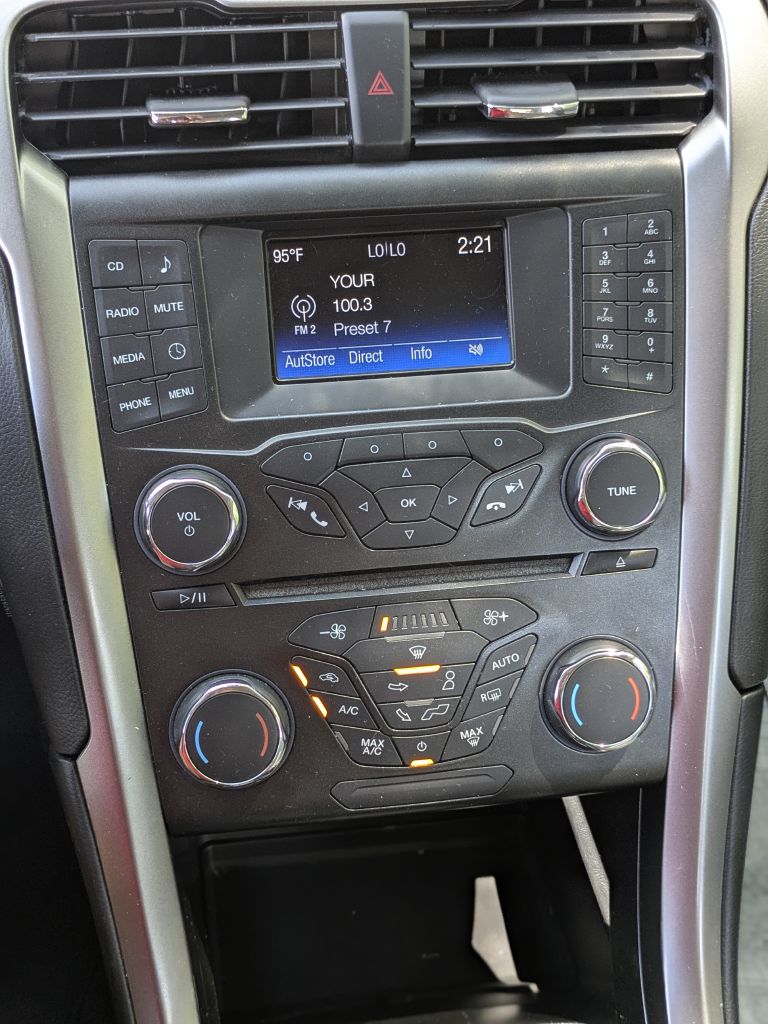 Photo 29 of this FORD FUSION