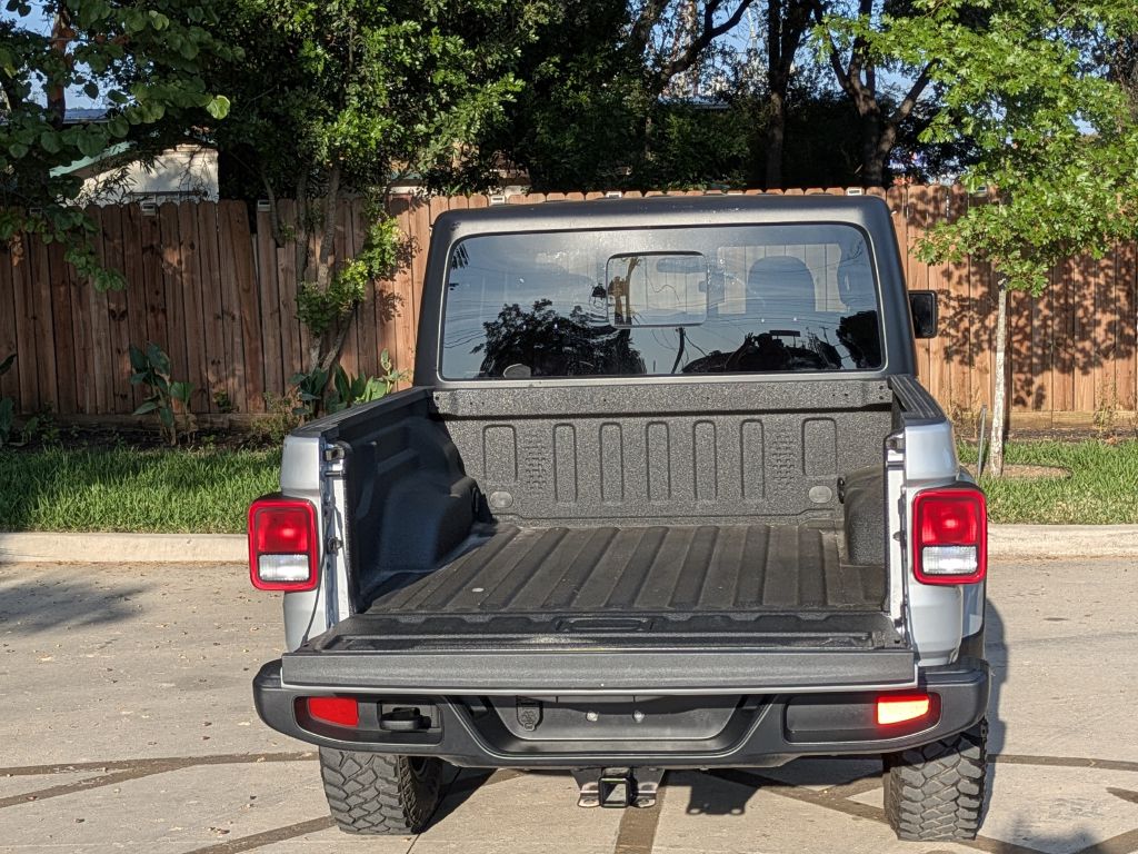 Photo 10 of this JEEP GLADIATOR