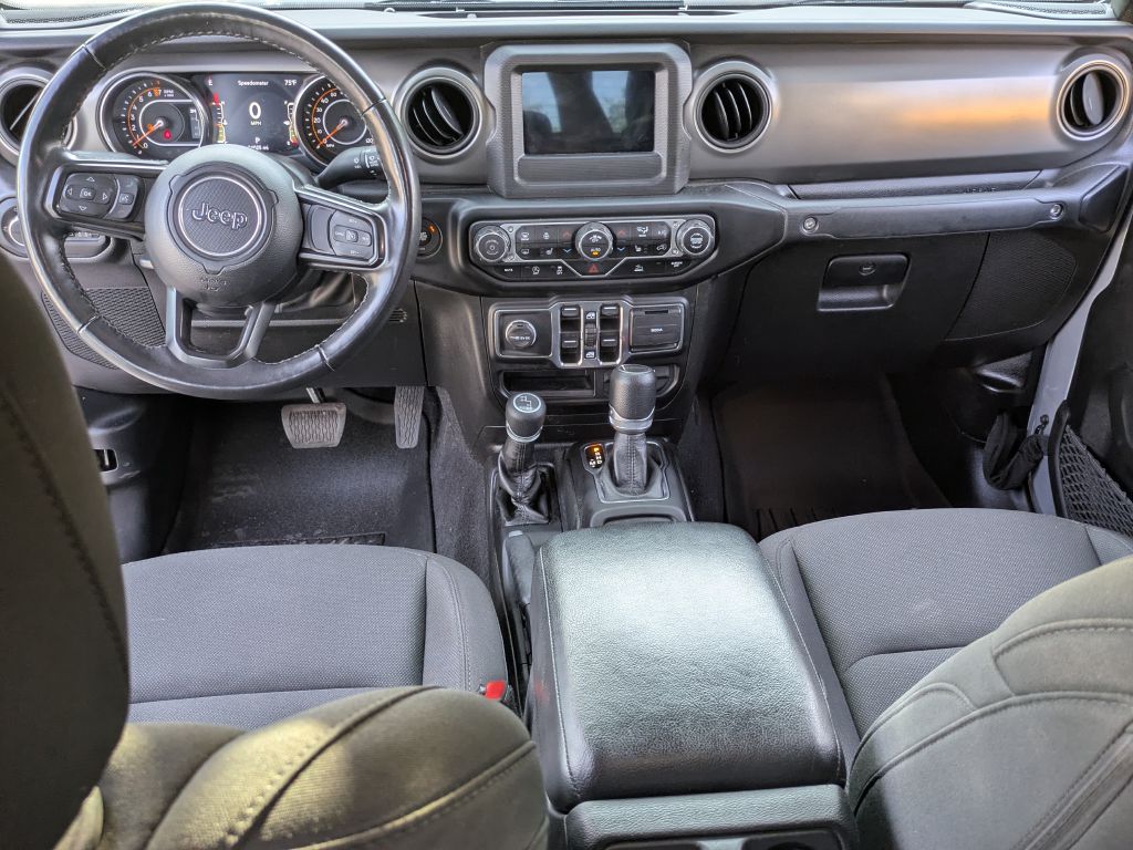 Photo 15 of this JEEP GLADIATOR