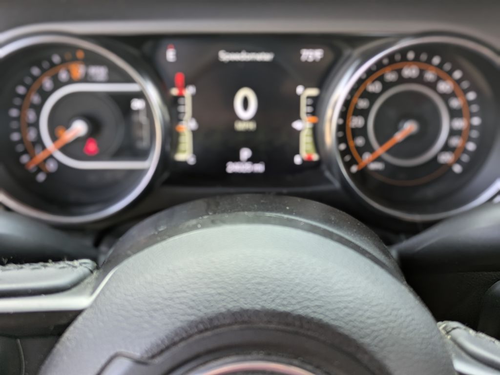 Photo 18 of this JEEP GLADIATOR