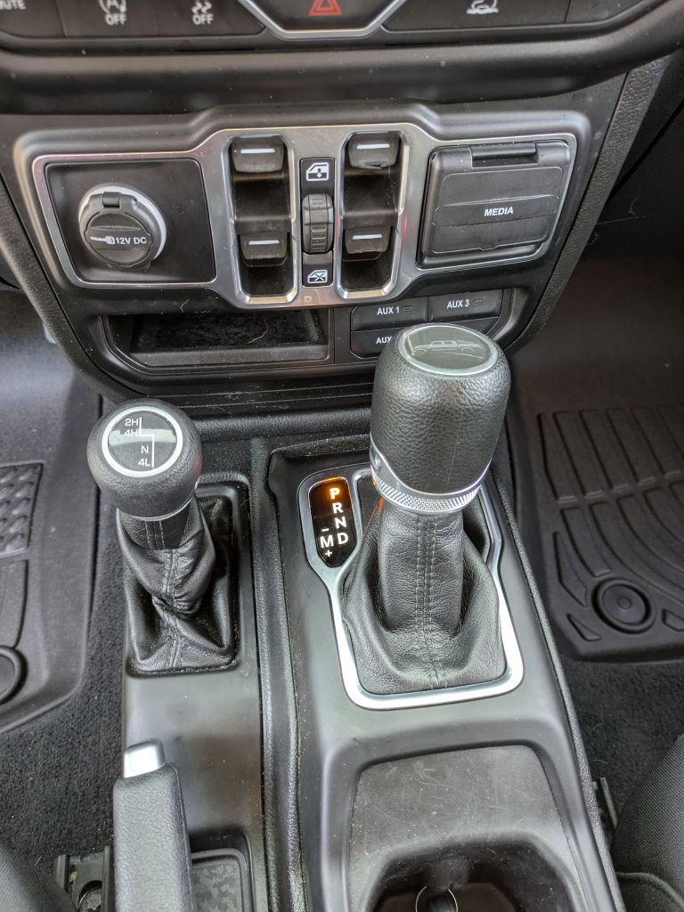 Photo 19 of this JEEP GLADIATOR