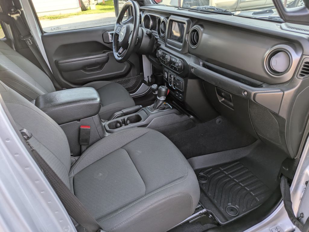 Photo 24 of this JEEP GLADIATOR