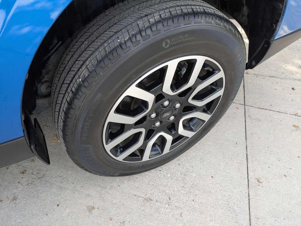 Photo 6 of this FORD MAVERICK