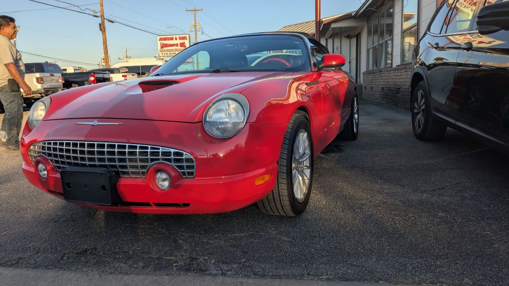Photo 2 of this FORD THUNDERBIRD