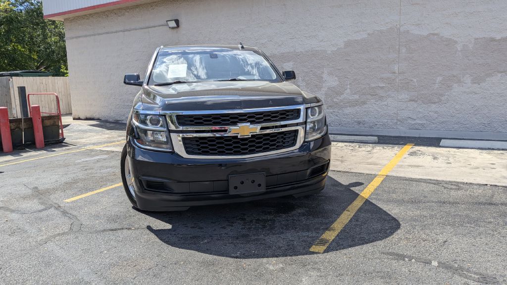Photo 3 of this CHEVROLET SUBURBAN