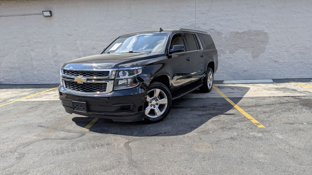 Photo 2 of this CHEVROLET SUBURBAN