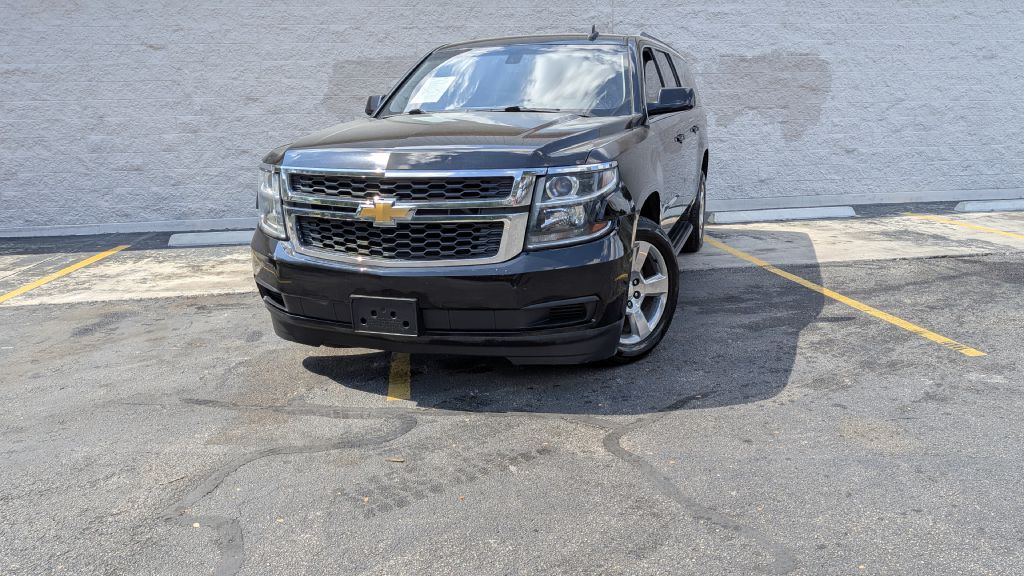 Photo 6 of this CHEVROLET SUBURBAN