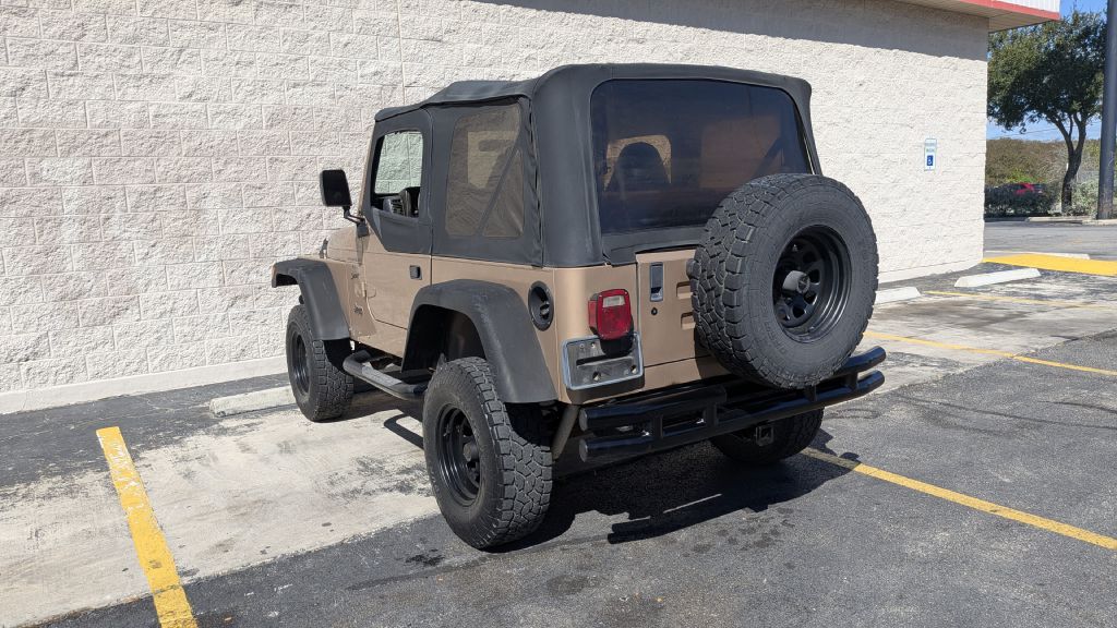Photo 10 of this JEEP WRANGLER / TJ