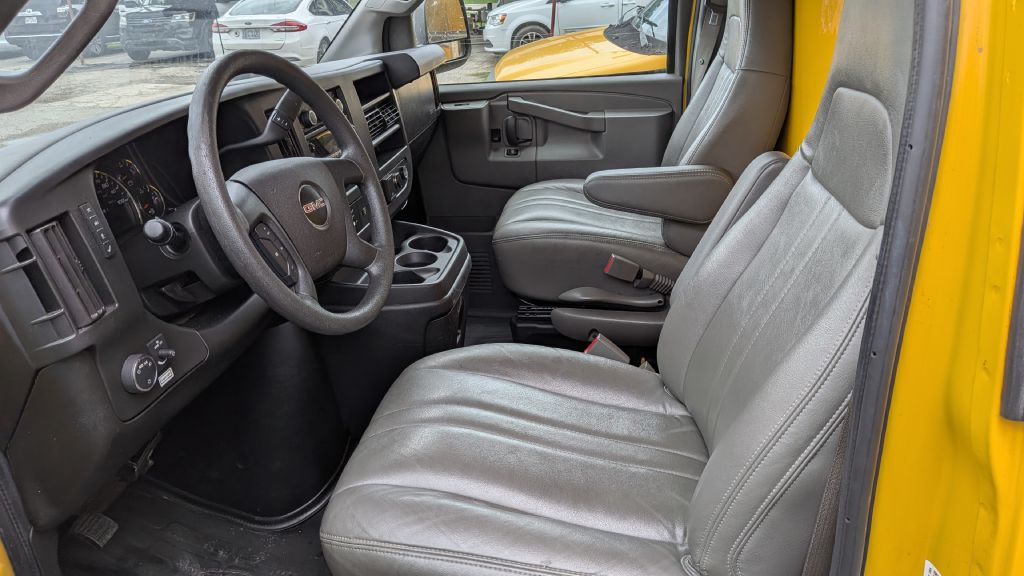 Photo 3 of this GMC SAVANA