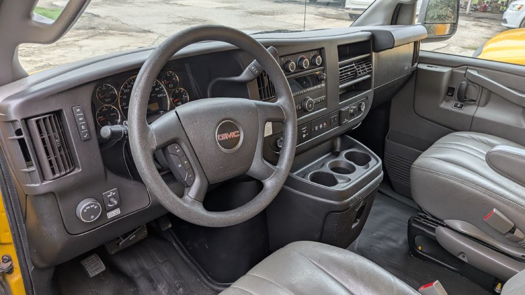 Photo 5 of this GMC SAVANA