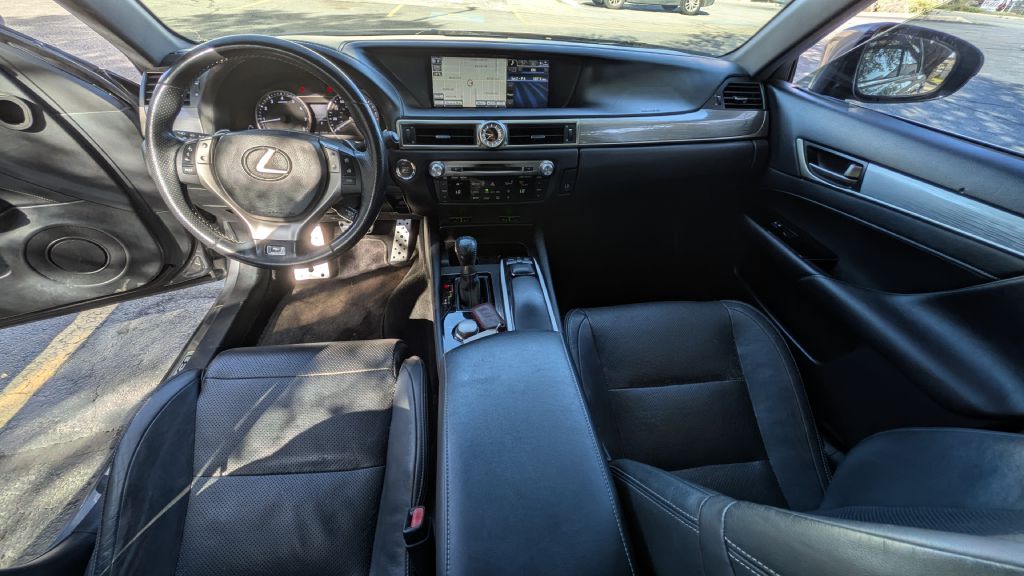 Photo 24 of this LEXUS GS