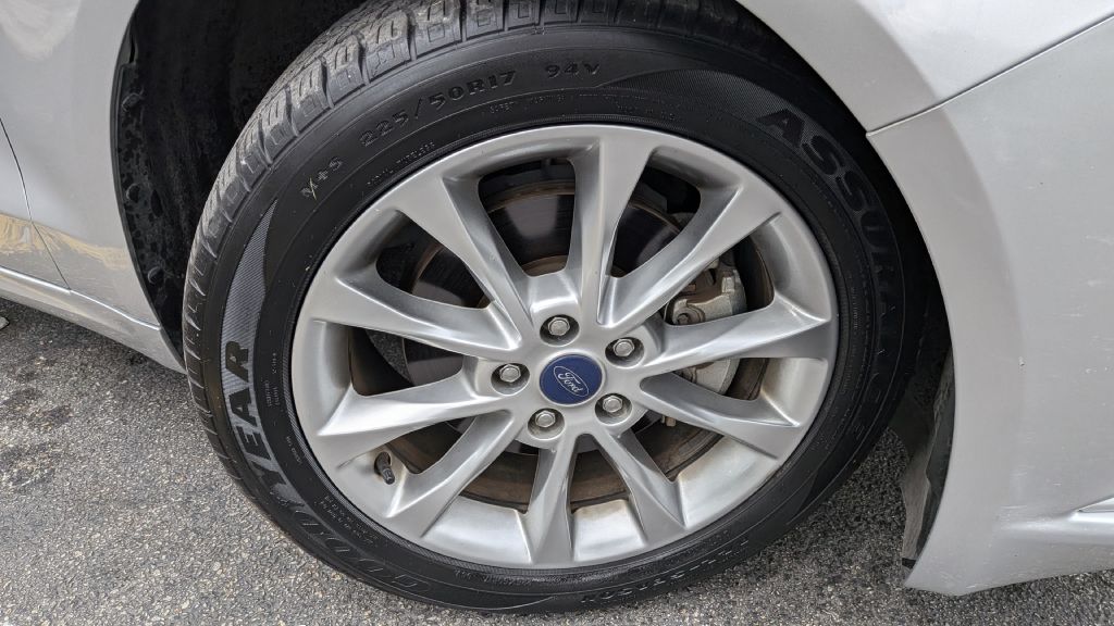 Photo 4 of this FORD FUSION