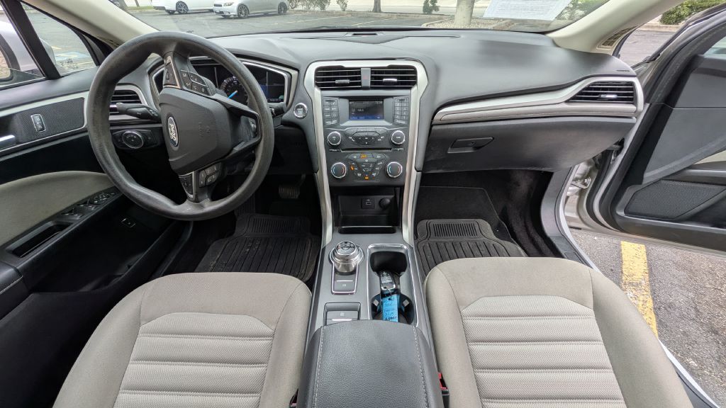 Photo 8 of this FORD FUSION