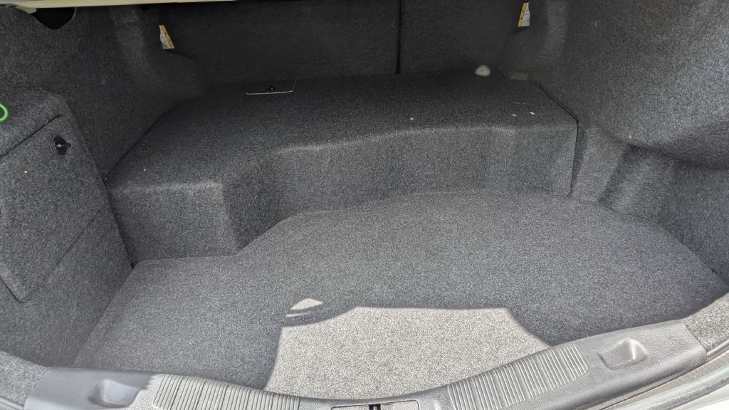 Photo 21 of this FORD FUSION