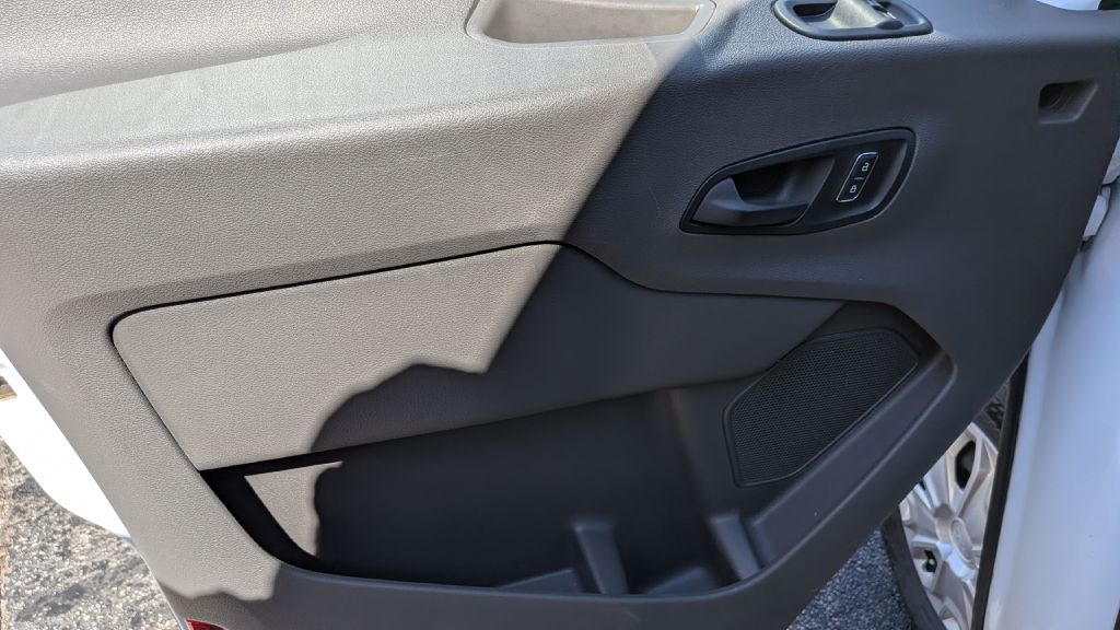 Photo 10 of this FORD TRANSIT