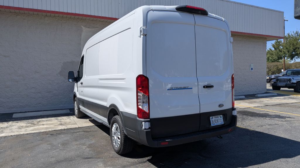 Photo 12 of this FORD TRANSIT