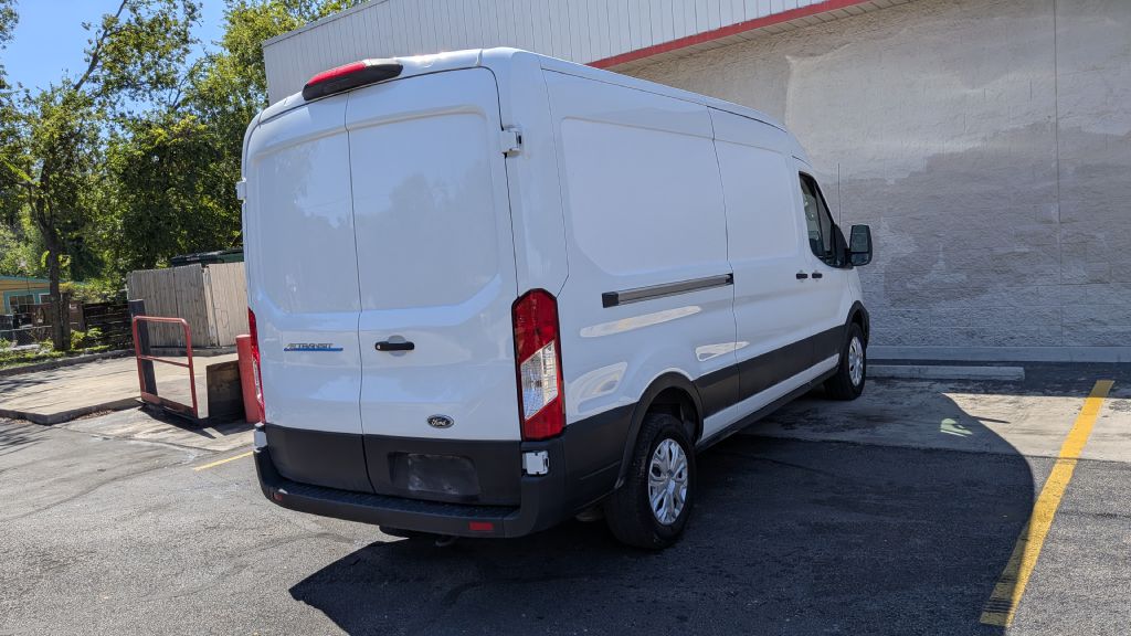 Photo 15 of this FORD TRANSIT