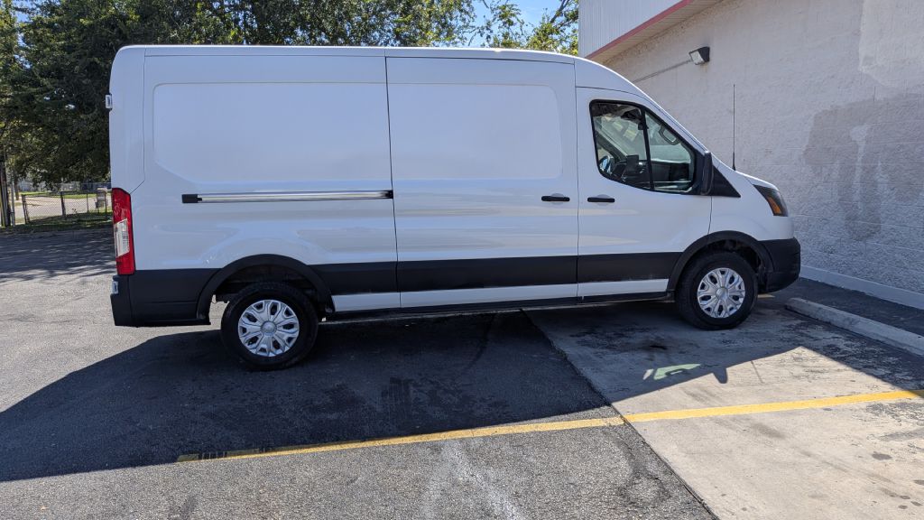 Photo 16 of this FORD TRANSIT