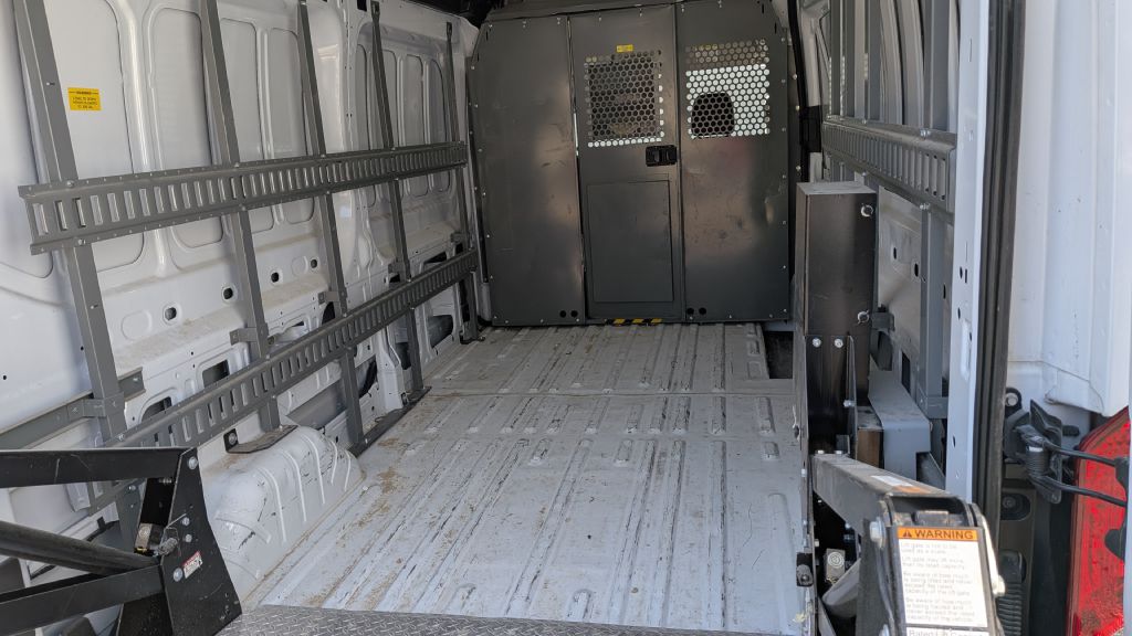 Photo 13 of this FORD TRANSIT
