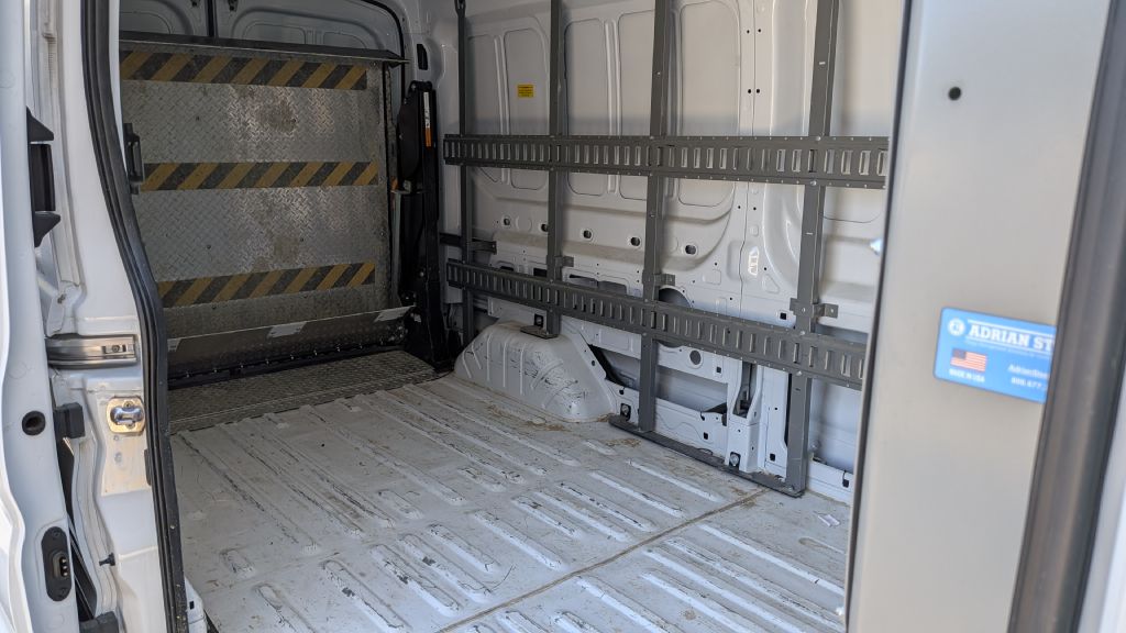Photo 18 of this FORD TRANSIT