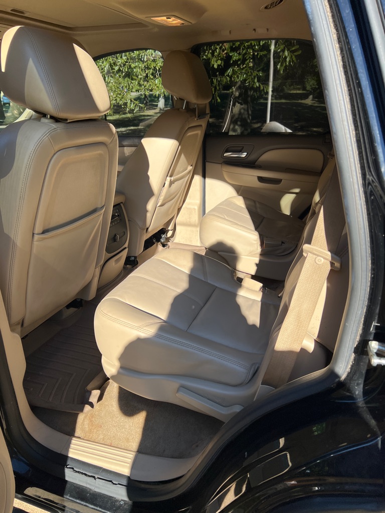 Photo 6 of this CHEVROLET TAHOE